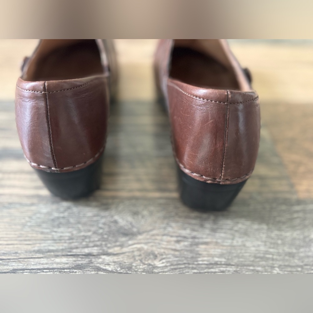 DANSKO‎ Womens Sz 39 US 8.5-9 Solstice Brown Leather Button Clogs Shoes Slip on - Picture 8 of 13